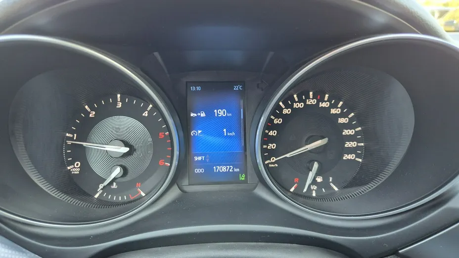 TOYOTA Avensis -