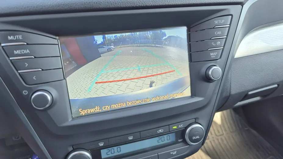 TOYOTA Avensis -