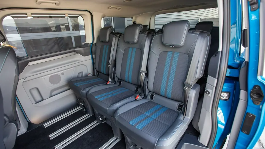 FORD Tourneo Custom -