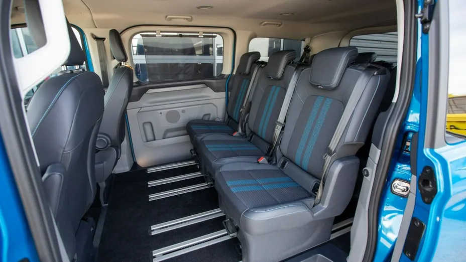 FORD Tourneo Custom -