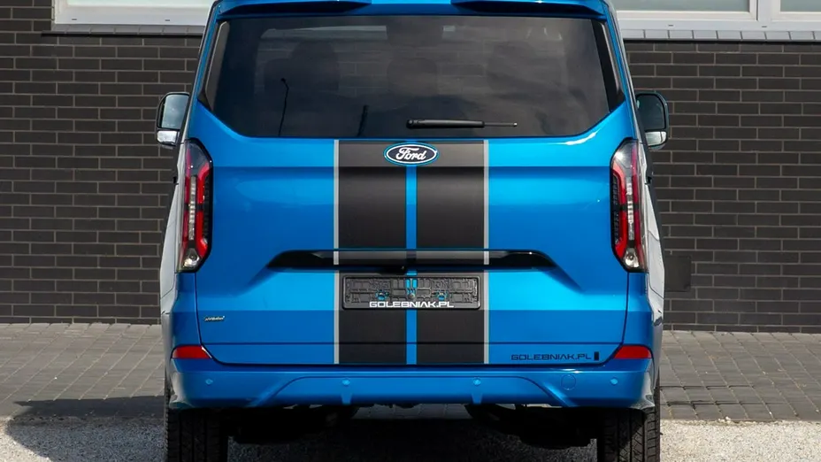 FORD Tourneo Custom -