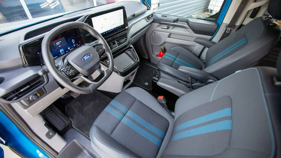 FORD Tourneo Custom -
