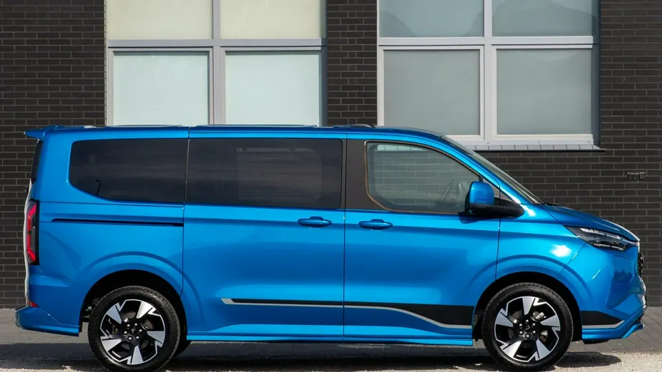 FORD Tourneo Custom -