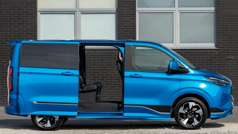 FORD Tourneo Custom -