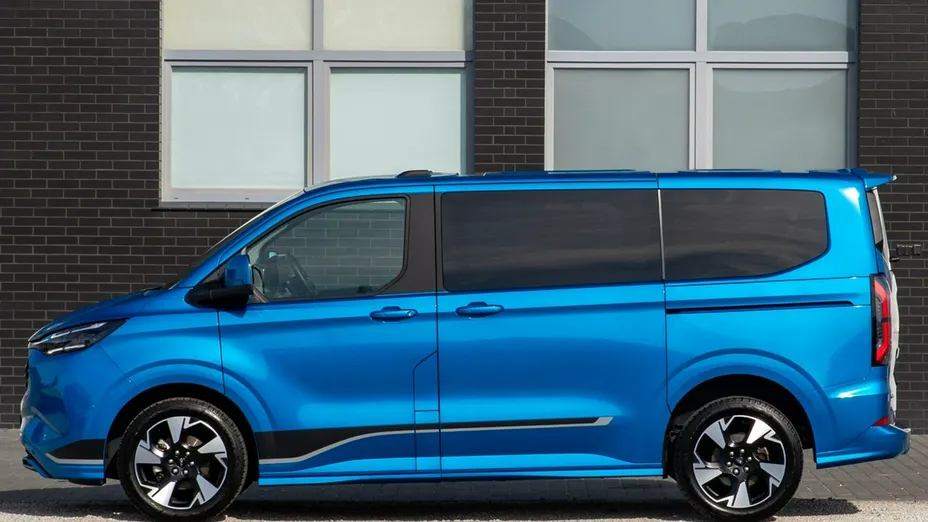 FORD Tourneo Custom -