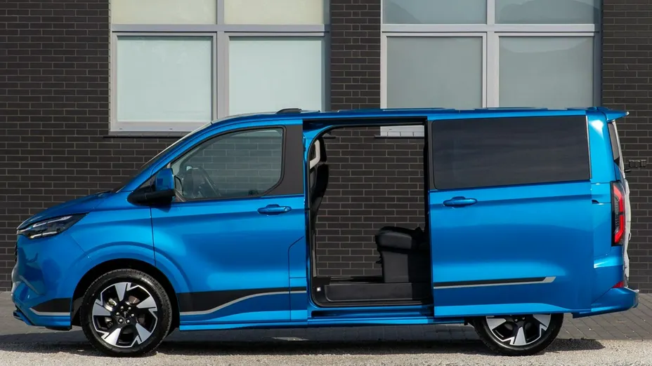 FORD Tourneo Custom -