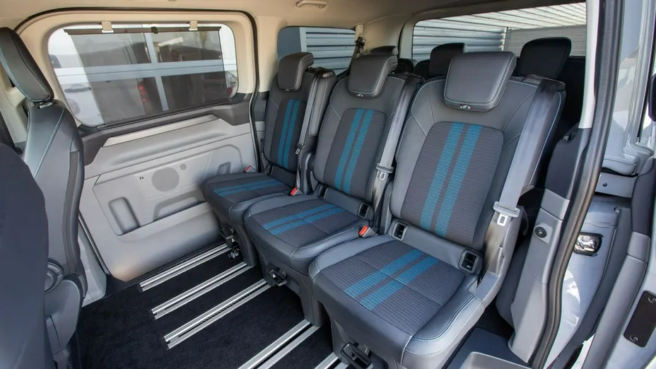FORD Tourneo Custom -