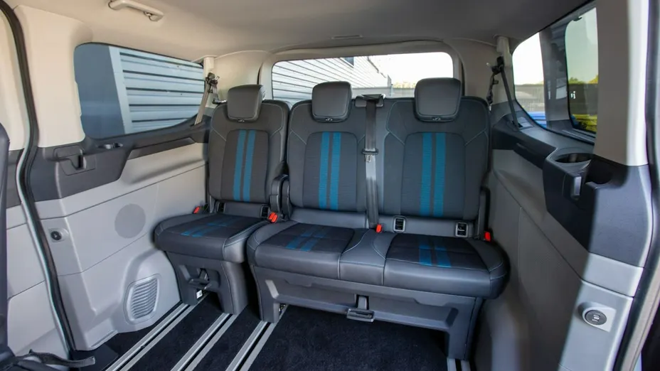 FORD Tourneo Custom -