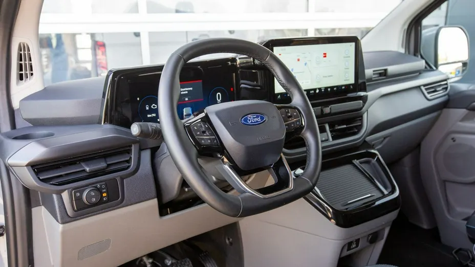 FORD Tourneo Custom -