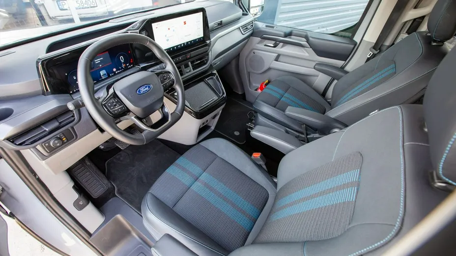 FORD Tourneo Custom -
