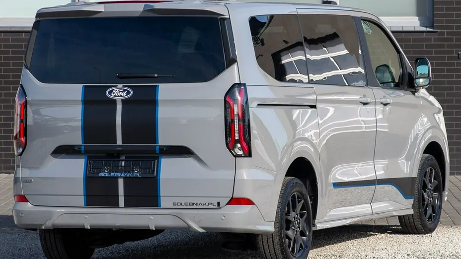 FORD Tourneo Custom -
