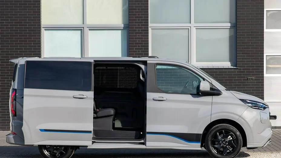 FORD Tourneo Custom -