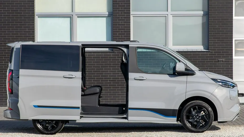 FORD Tourneo Custom -
