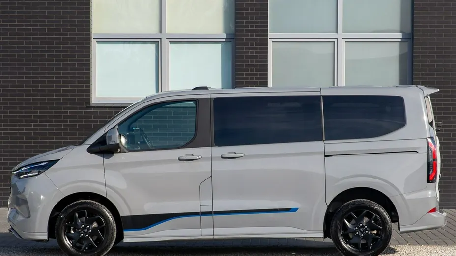 FORD Tourneo Custom -