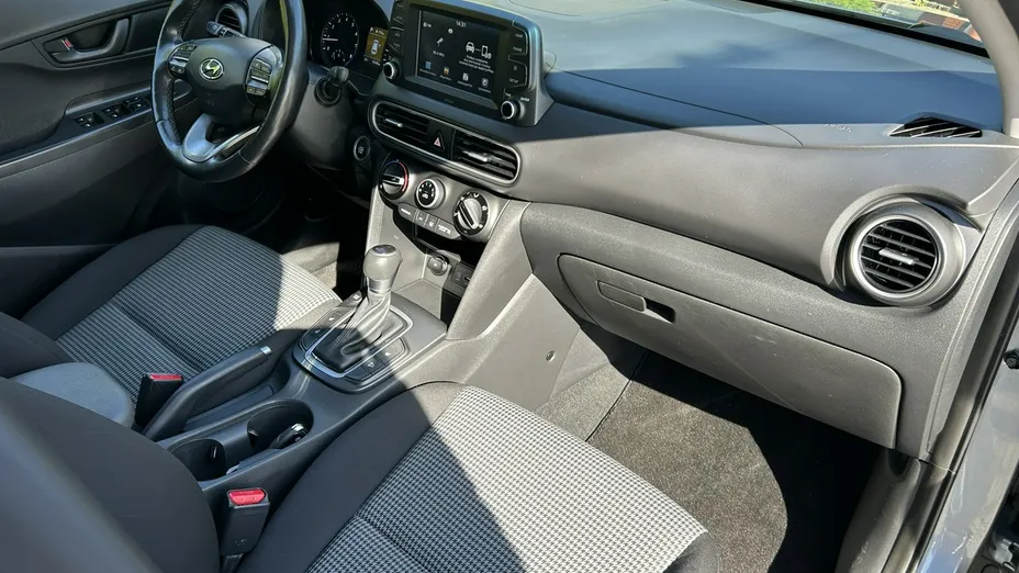 HYUNDAI Kona -