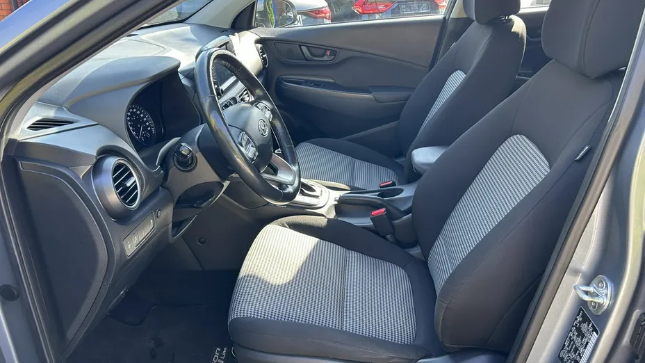 HYUNDAI Kona -