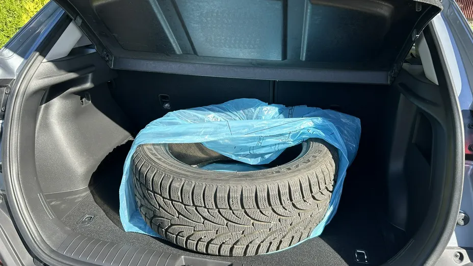 HYUNDAI Kona -