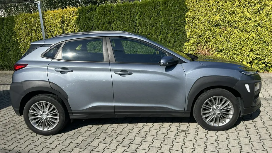 HYUNDAI Kona -