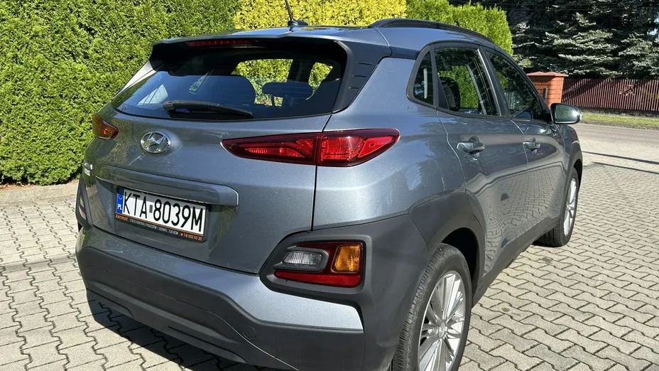 HYUNDAI Kona -
