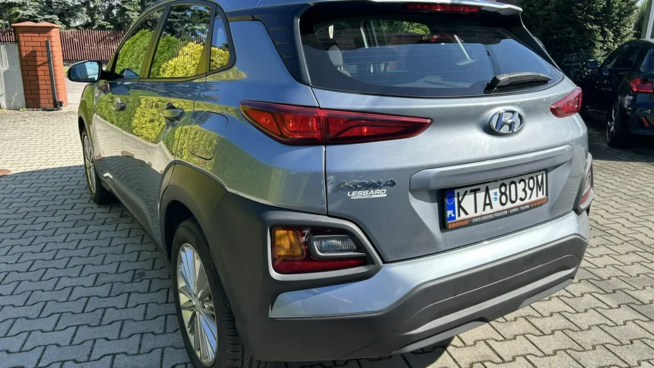 HYUNDAI Kona -
