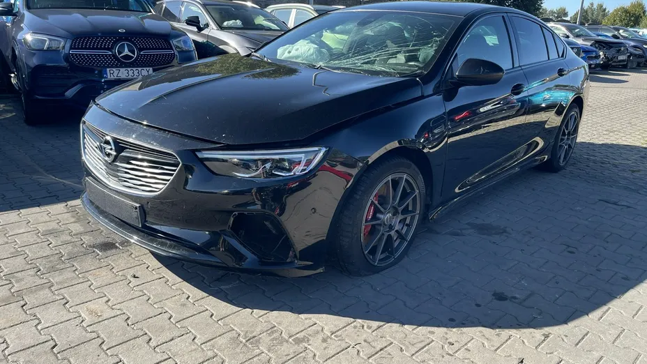 OPEL Insignia -