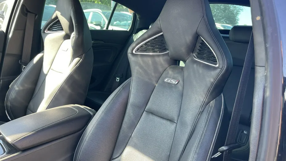 OPEL Insignia -