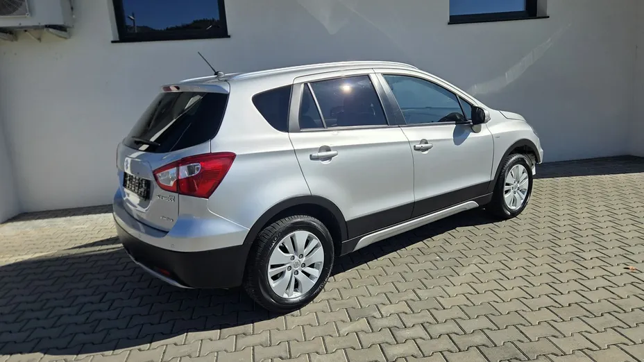 SUZUKI S-Cross -