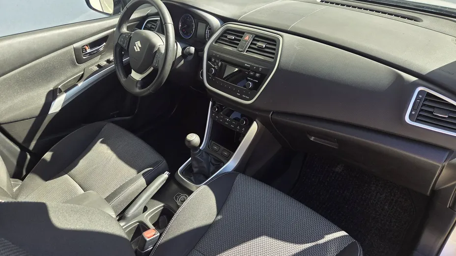 SUZUKI S-Cross -