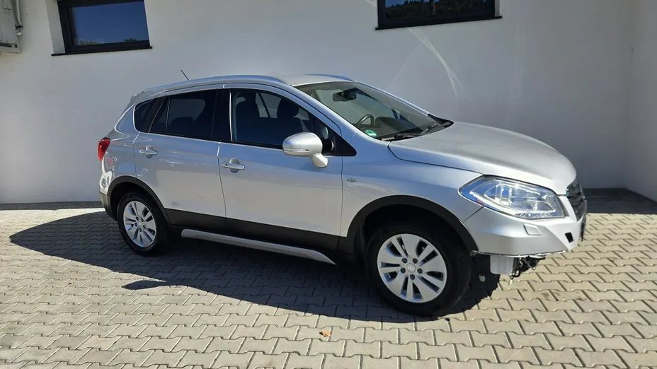 SUZUKI S-Cross -