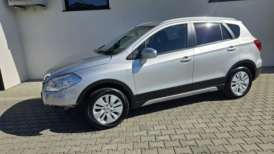 SUZUKI S-Cross -