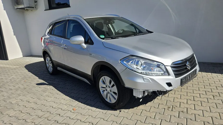 SUZUKI S-Cross -