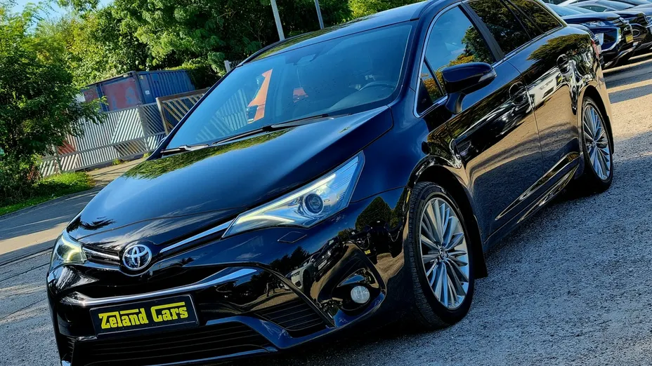 TOYOTA Avensis -