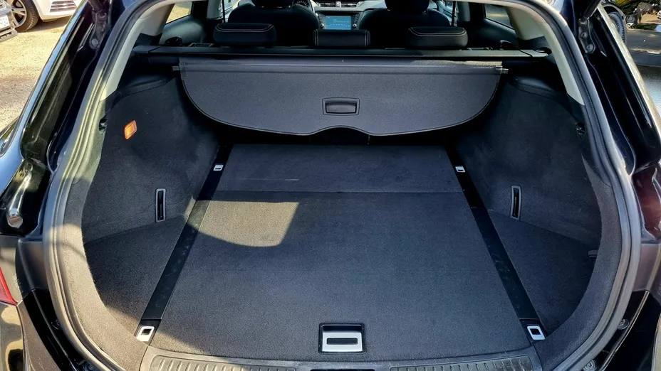 TOYOTA Avensis -