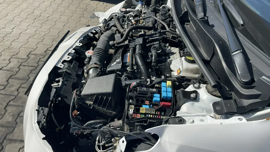 TOYOTA Yaris -