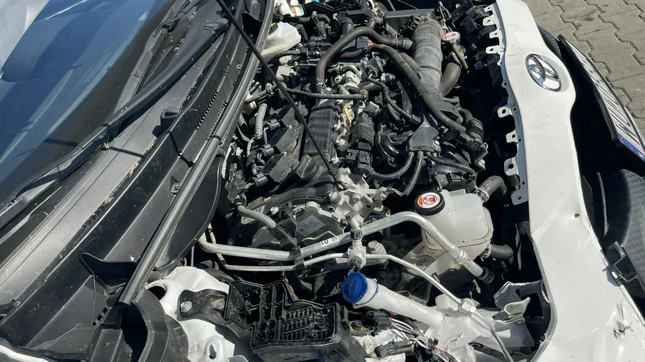 TOYOTA Yaris -