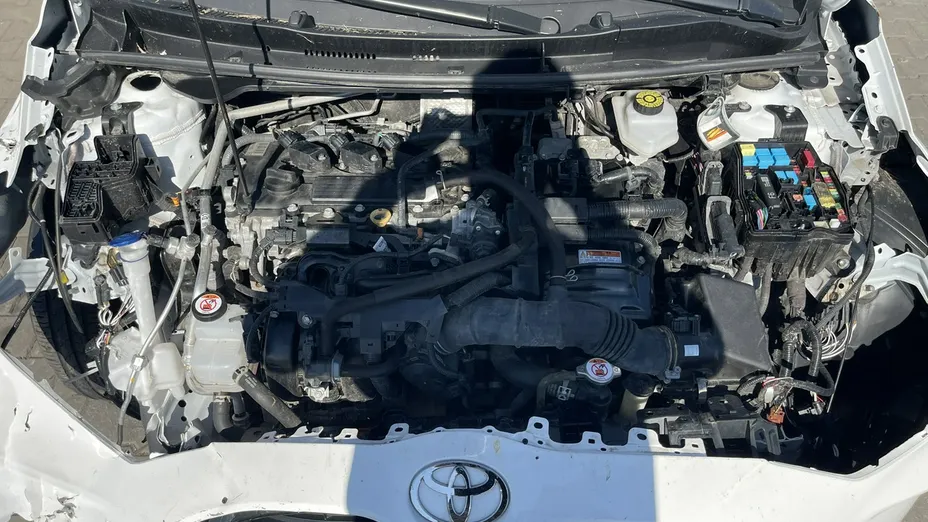 TOYOTA Yaris -