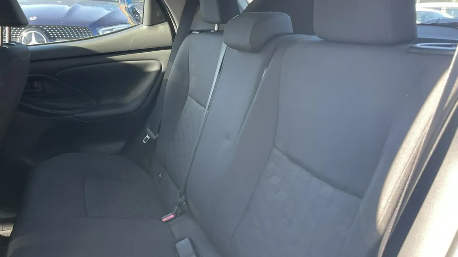TOYOTA Yaris -
