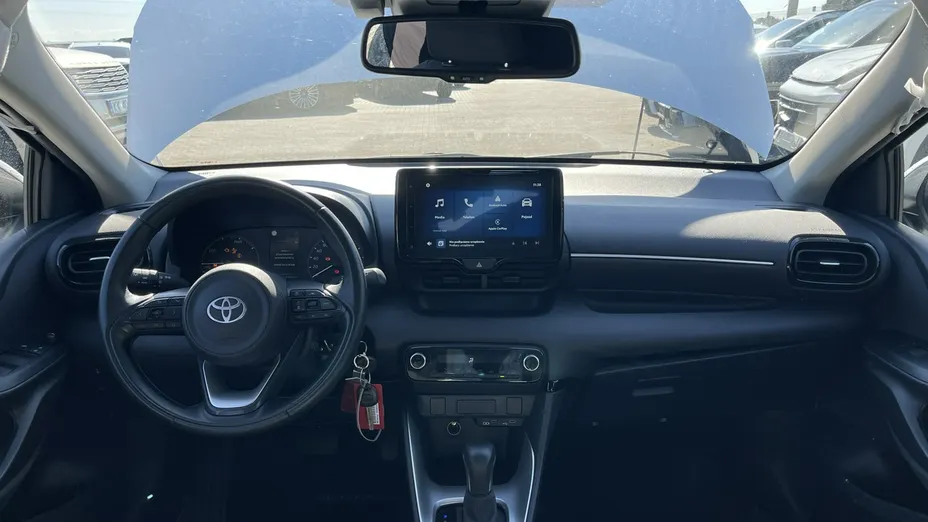 TOYOTA Yaris -