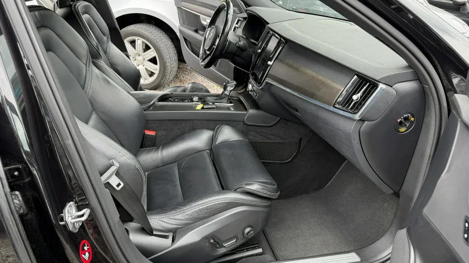VOLVO V90 -
