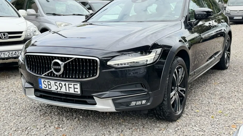VOLVO V90 -