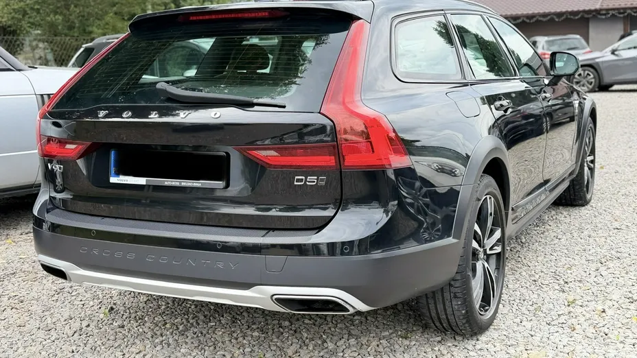 VOLVO V90 -