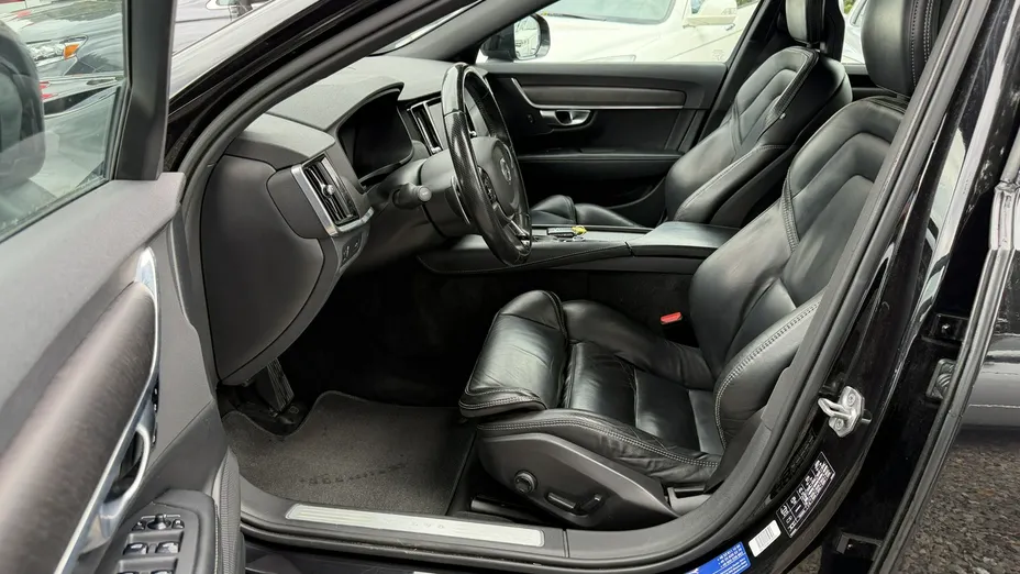 VOLVO V90 -