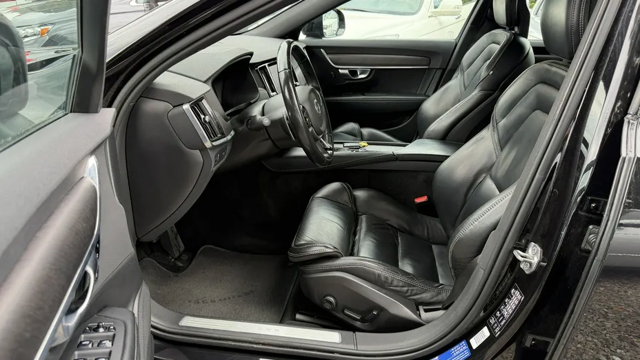 VOLVO V90 -