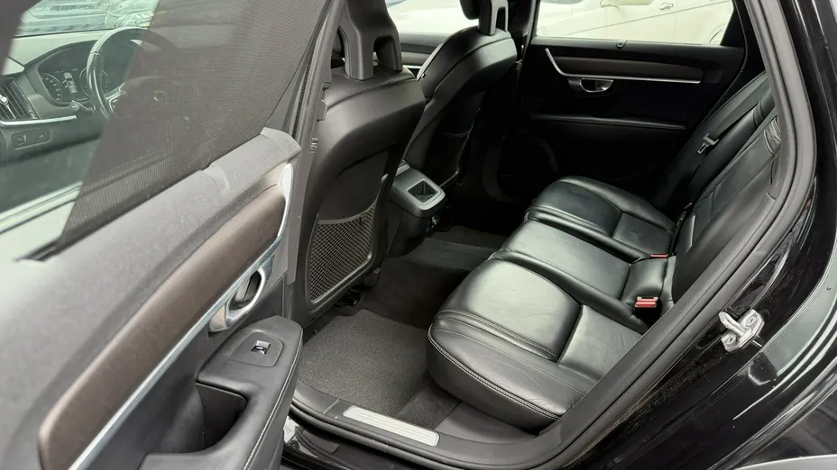 VOLVO V90 -