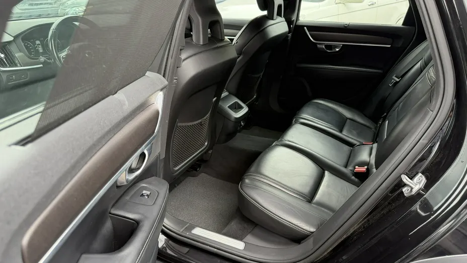 VOLVO V90 -
