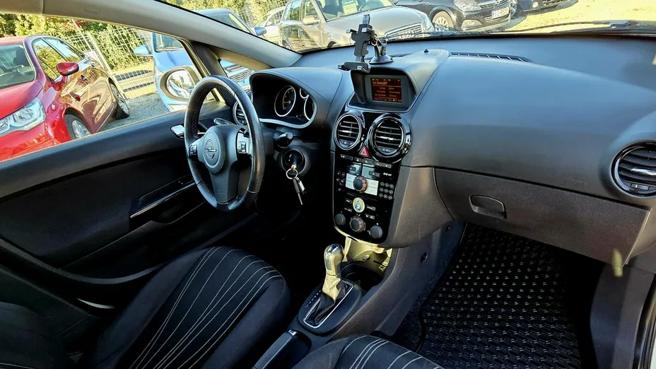 OPEL Corsa -