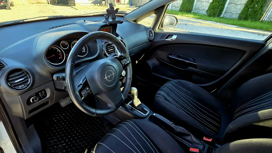 OPEL Corsa -