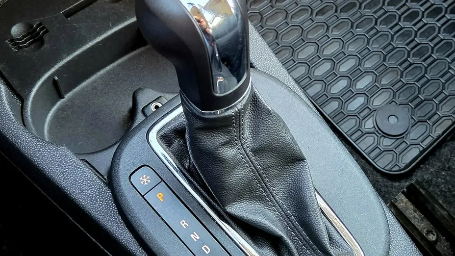 OPEL Corsa -