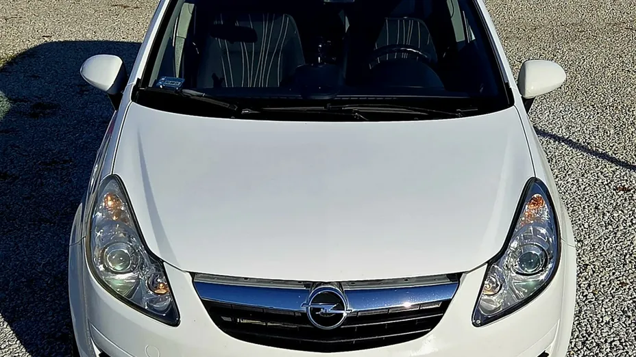 OPEL Corsa -