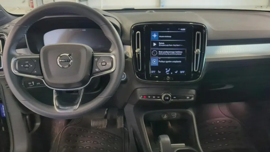 VOLVO XC40 -